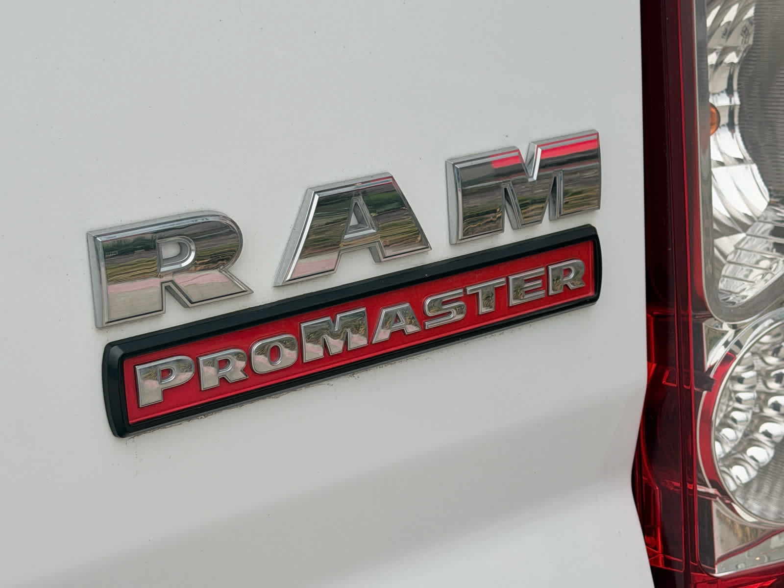 Used 2014 RAM ProMaster 2500 w/ Premium Appearance Group FWD image 8