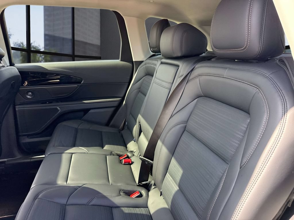 Used 2026 Lincoln Nautilus Reserve AWD/4WD image 15