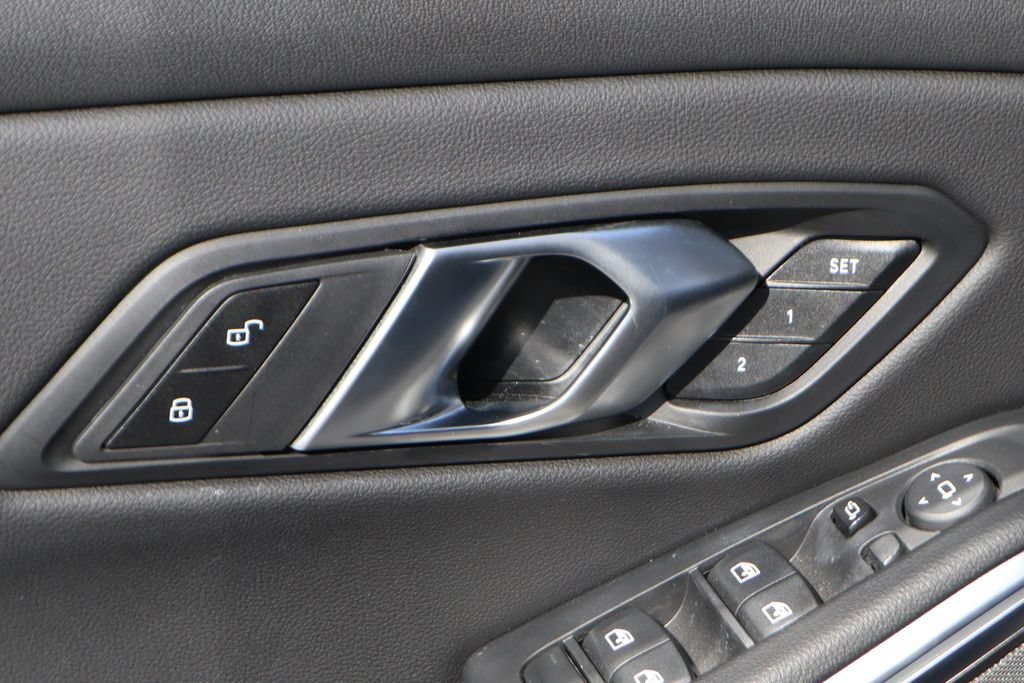 Used 2025 BMW M340i w/ Premium Package RWD image 17