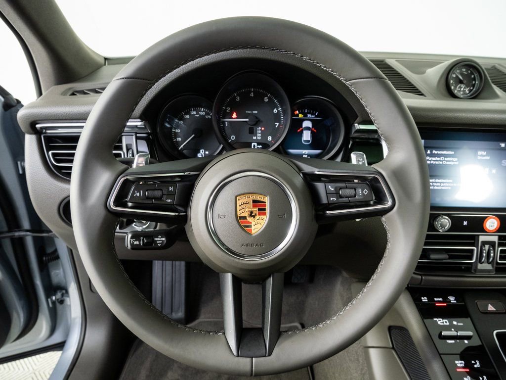 New 2026 Porsche Macan image 9