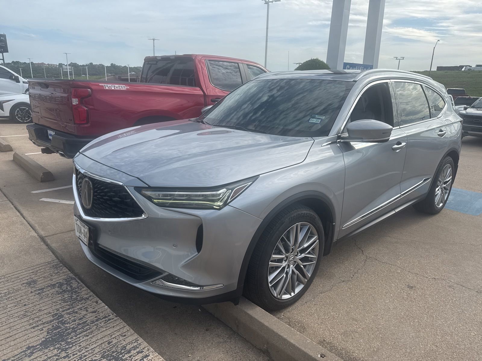 Used 2023 Acura MDX SH-AWD w/ Advance Package image 1