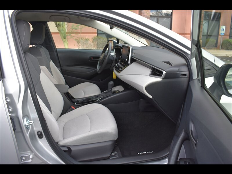 Used 2021 Toyota Corolla LE w/ Carpet Mat Package (TMS) FWD image 32