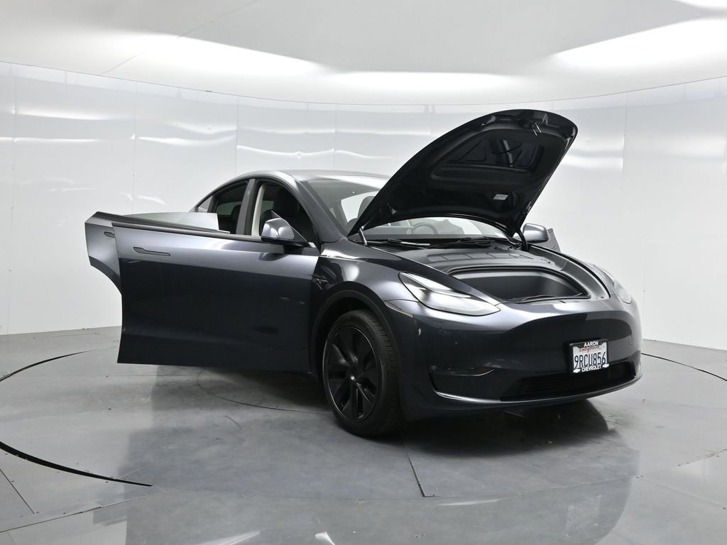Used 2025 Tesla Model Y Long Range image 46