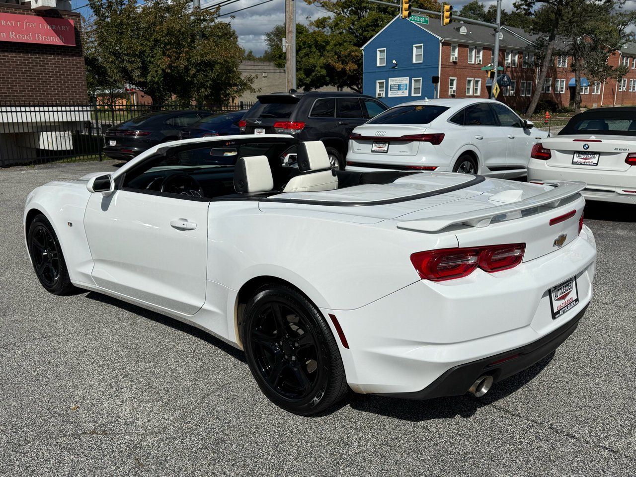 Used 2020 Chevrolet Camaro LT image 9