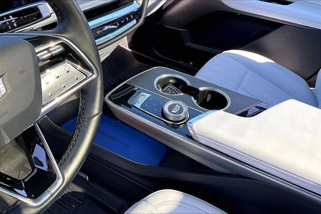 Used 2024 Cadillac Lyriq Luxury AWD/4WD image 14