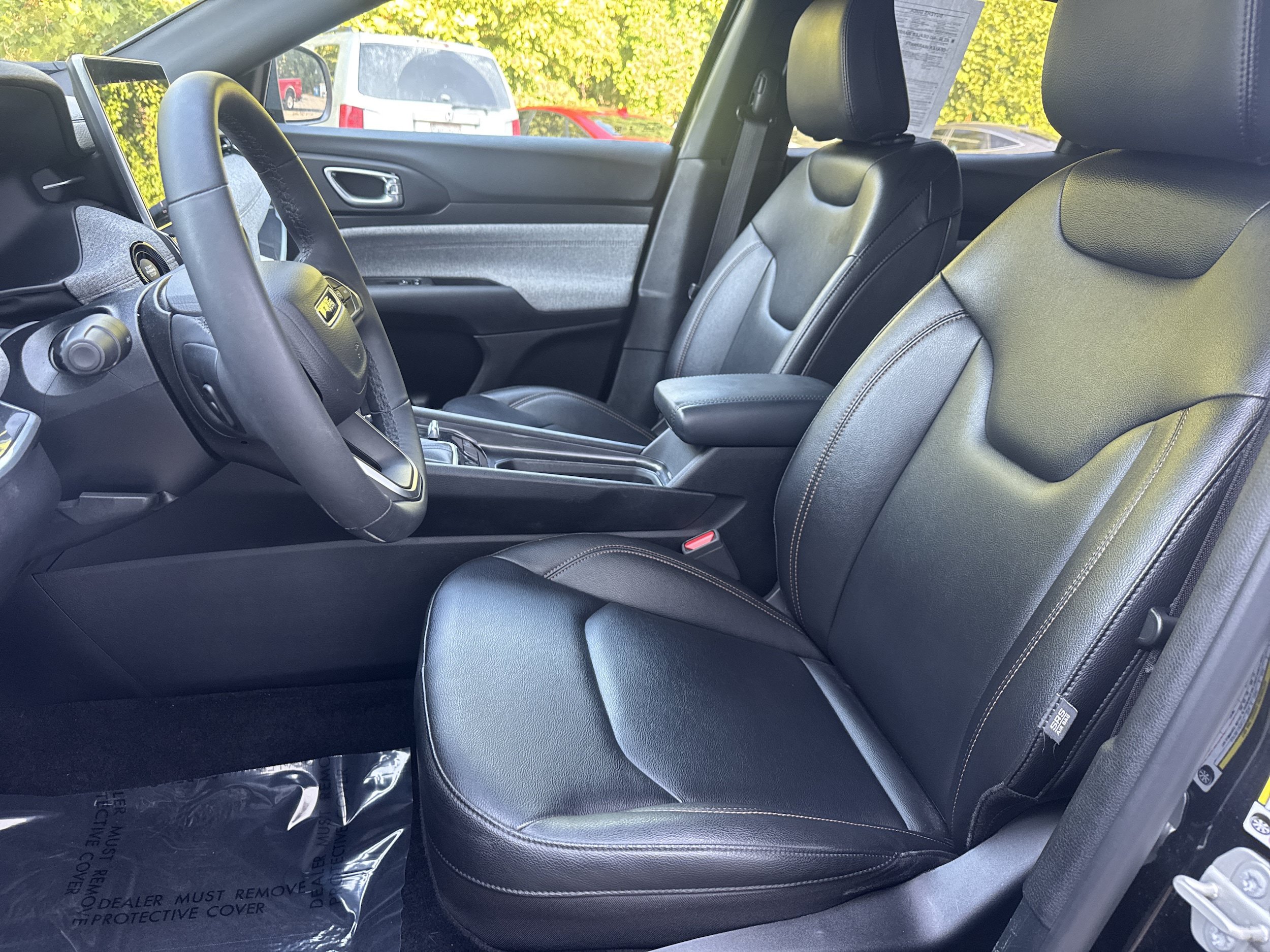Used 2024 Jeep Compass Latitude AWD/4WD image 7