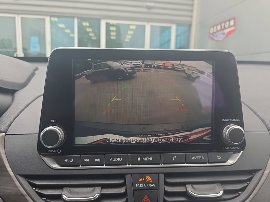 Used 2025 Nissan Altima 2.5 SV FWD image 22