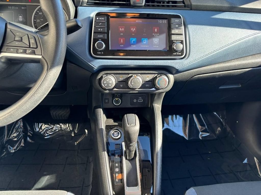 Used 2025 Nissan Versa SV FWD image 17