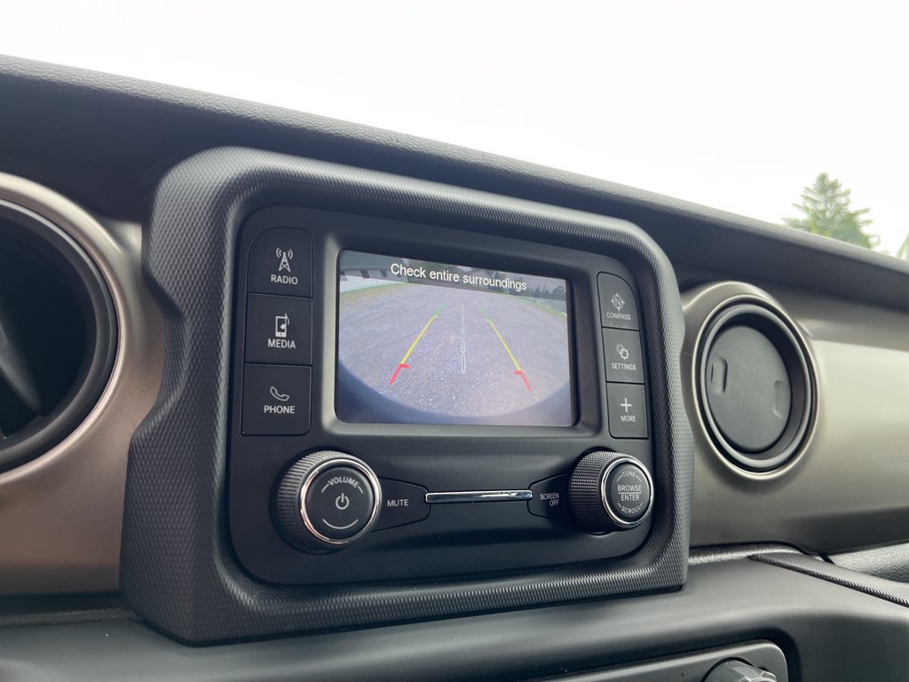 Used 2018 Jeep Wrangler Unlimited Sport S AWD/4WD image 22