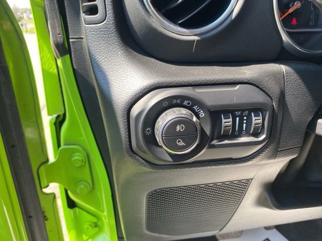 Used 2021 Jeep Gladiator Overland w/ Popular Equipment Package image 17