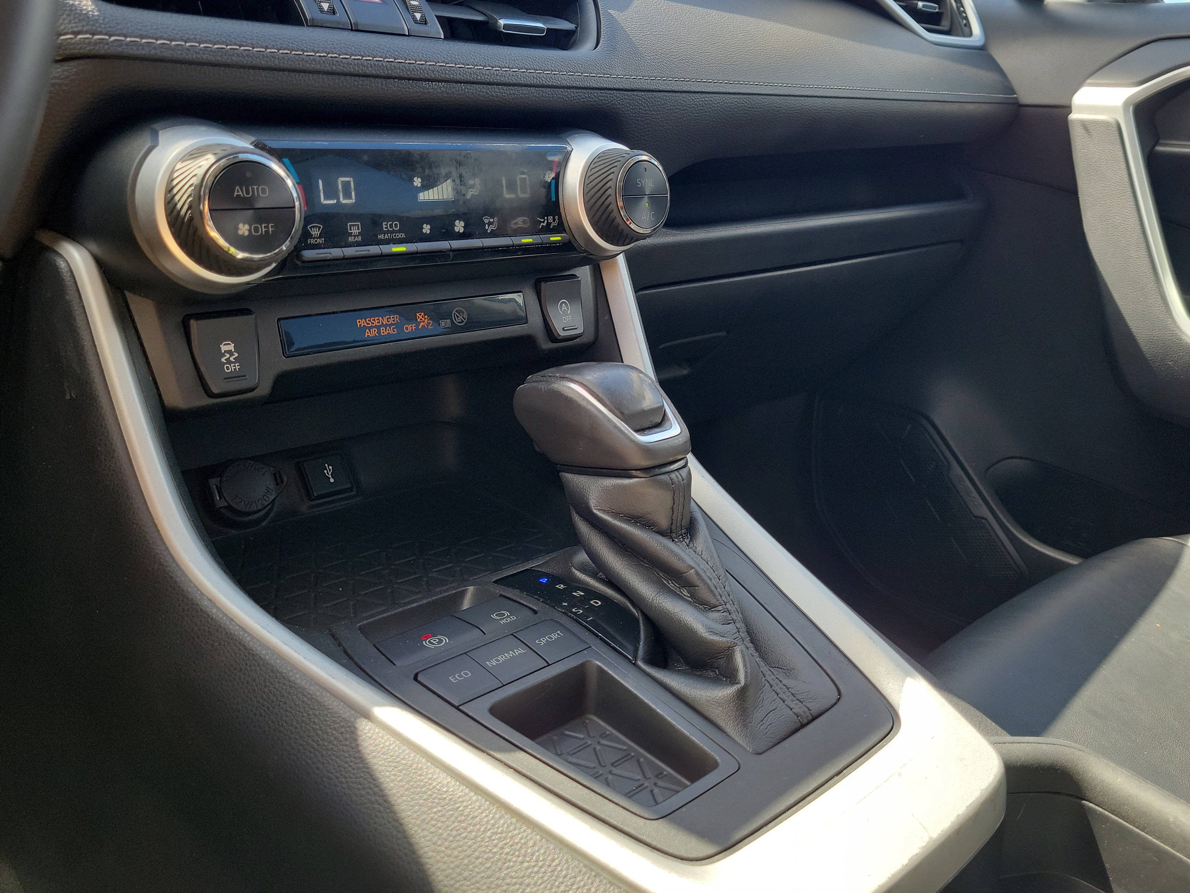 Used 2021 Toyota RAV4 XLE Premium FWD image 27