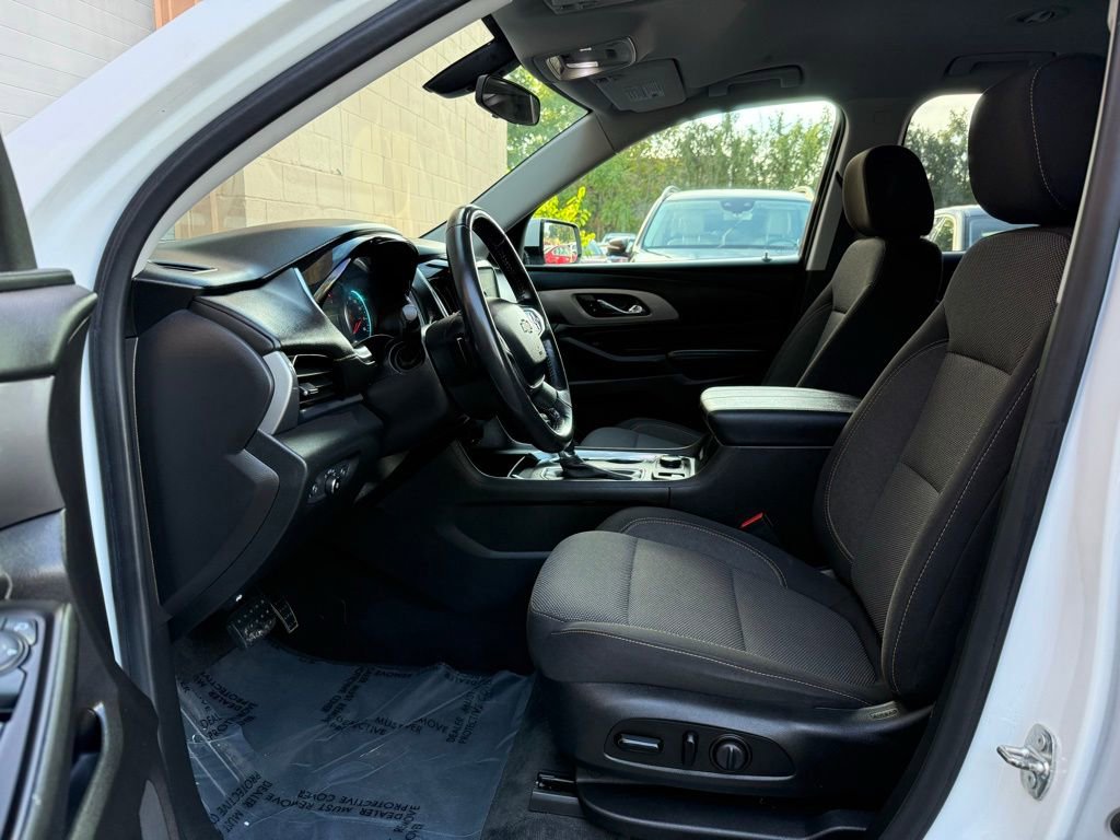Used 2019 Chevrolet Traverse LT FWD image 11