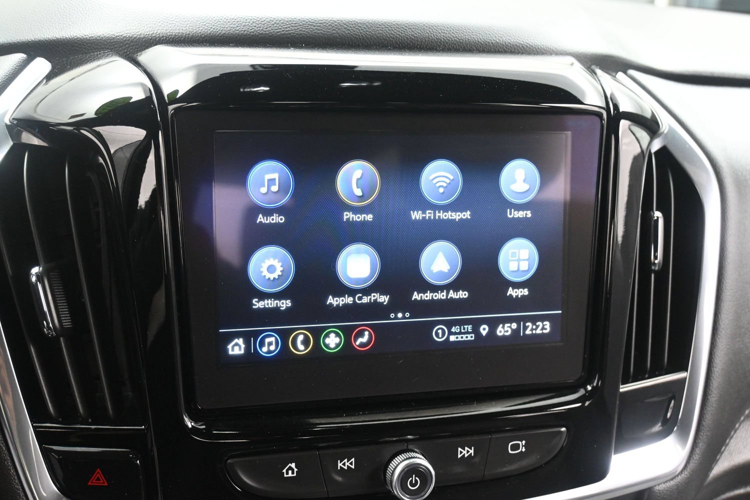 Used 2023 Chevrolet Traverse LT AWD/4WD image 27