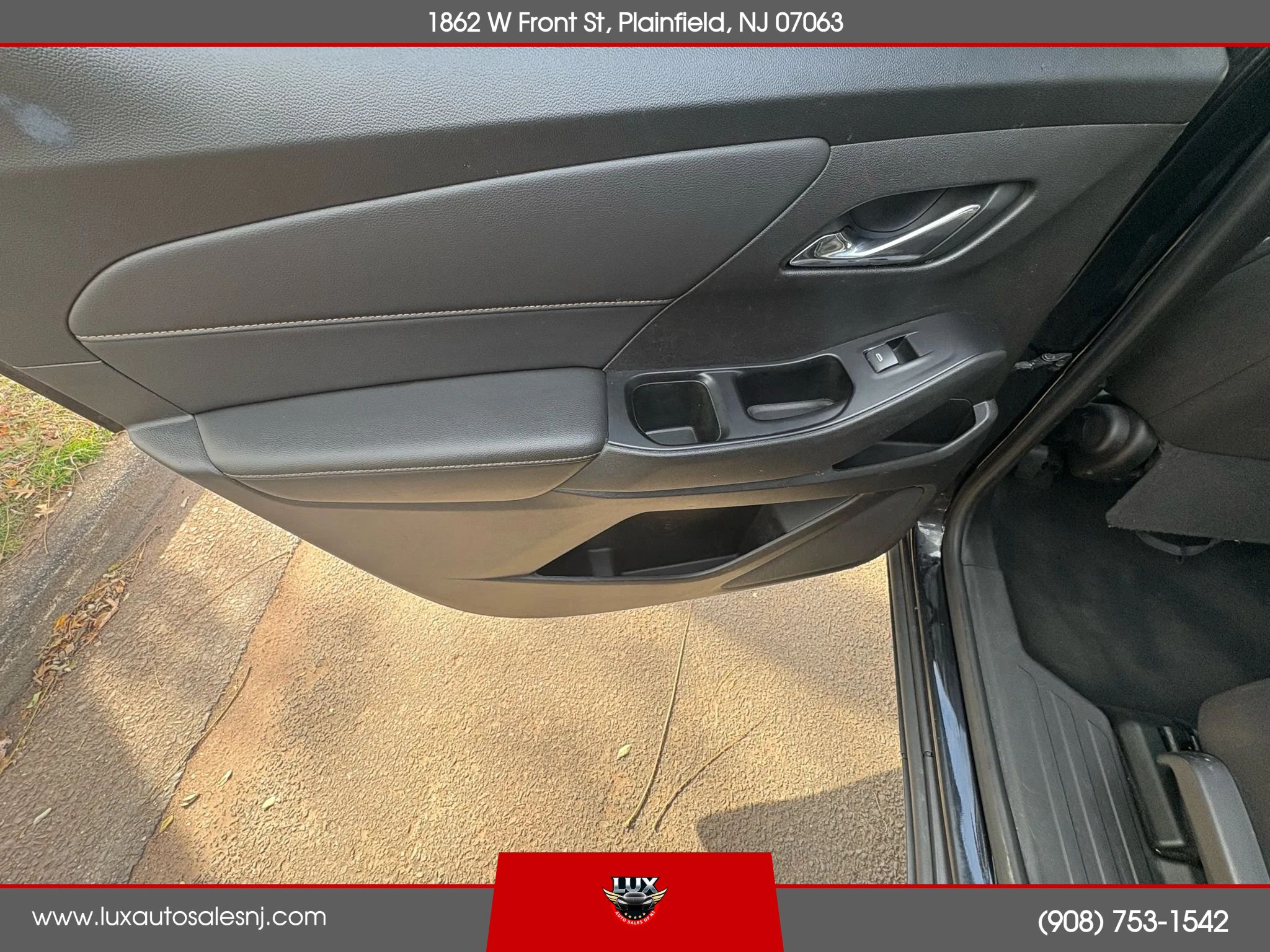 Used 2019 Chevrolet Traverse LS FWD image 24