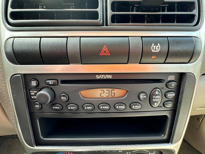Used 2003 Saturn L-Series L200 w/ Convenience Pkg FWD image 39