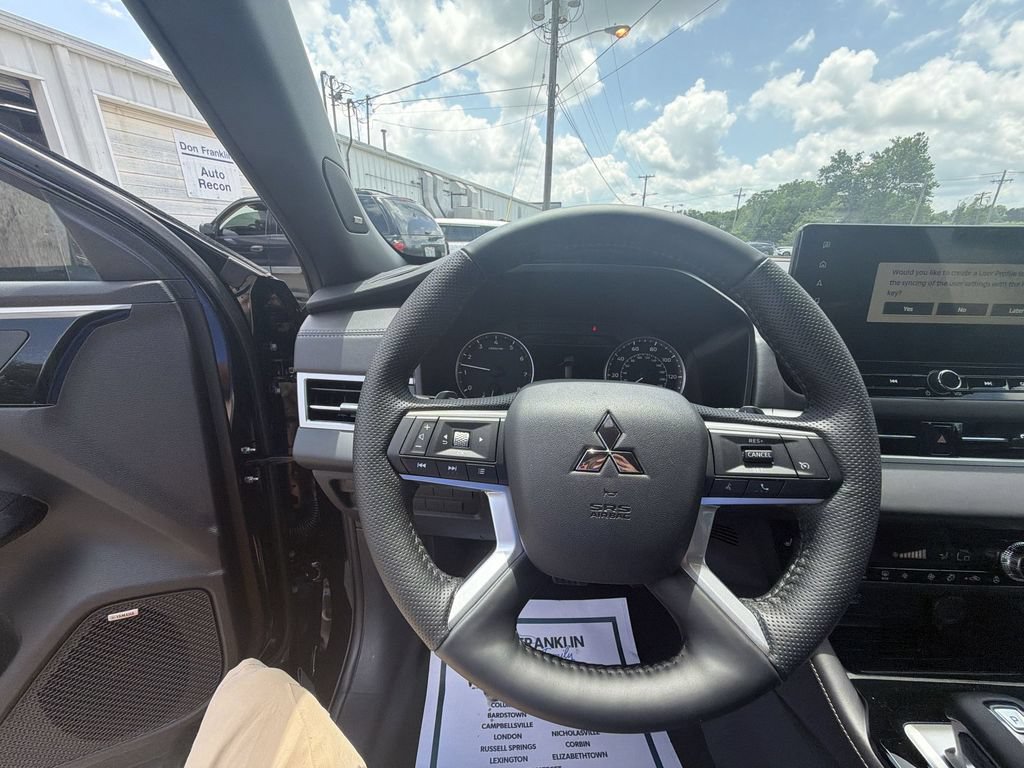 New 2026 Mitsubishi Outlander LE FWD image 14