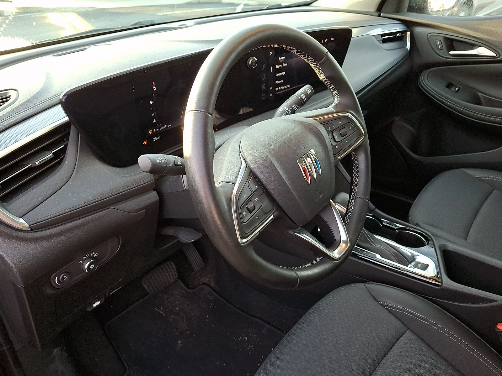 Certified 2024 Buick Encore GX Preferred FWD image 16