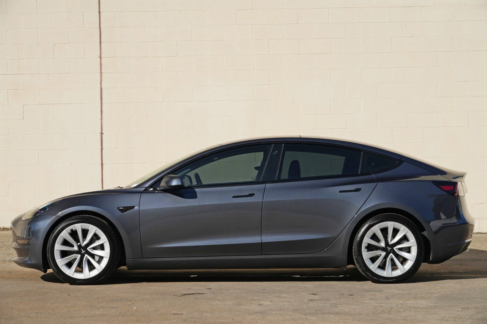Used 2023 Tesla Model 3 Standard Range RWD image 9
