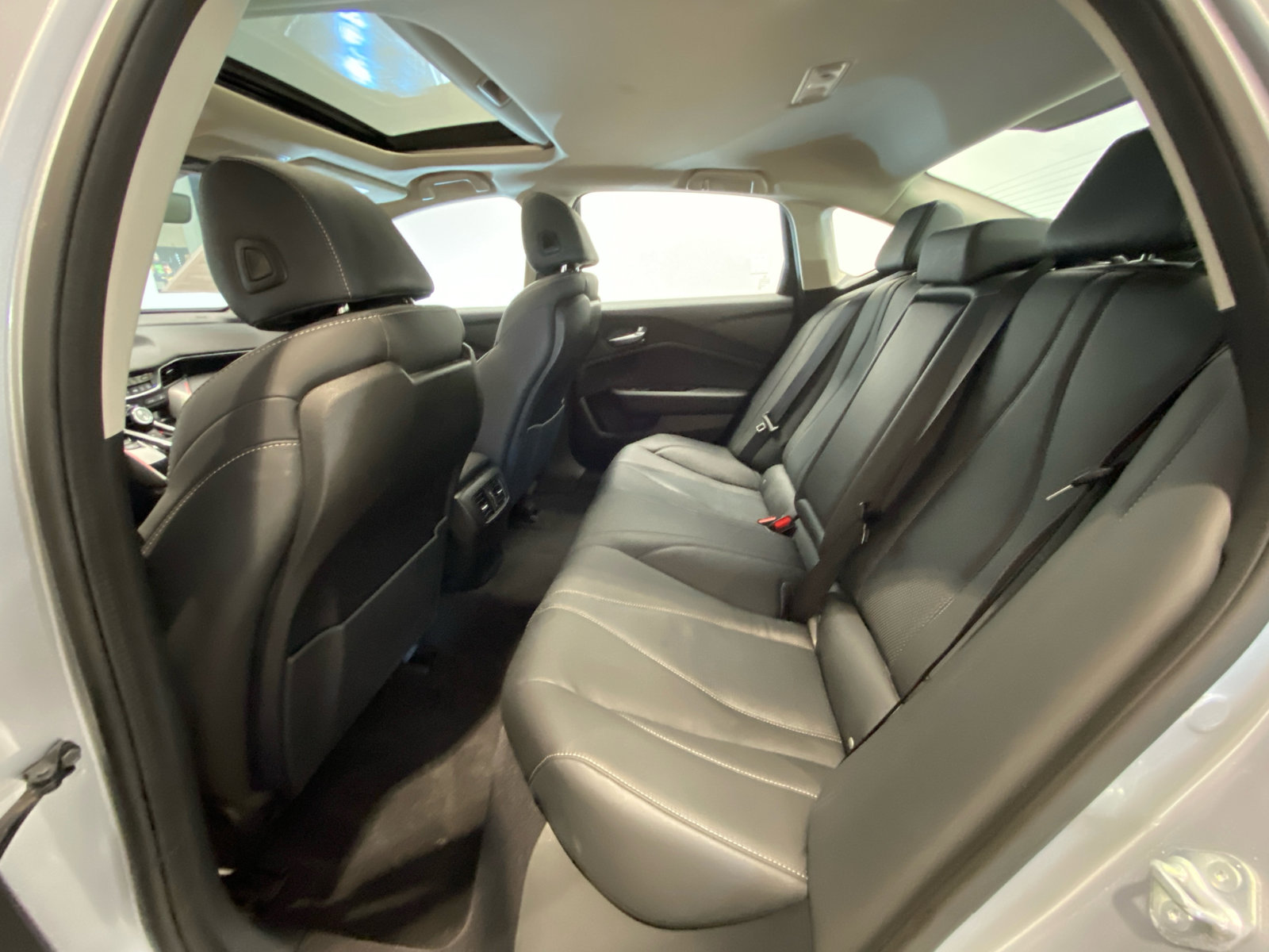 Used 2022 Acura TLX w/ Technology Package image 15