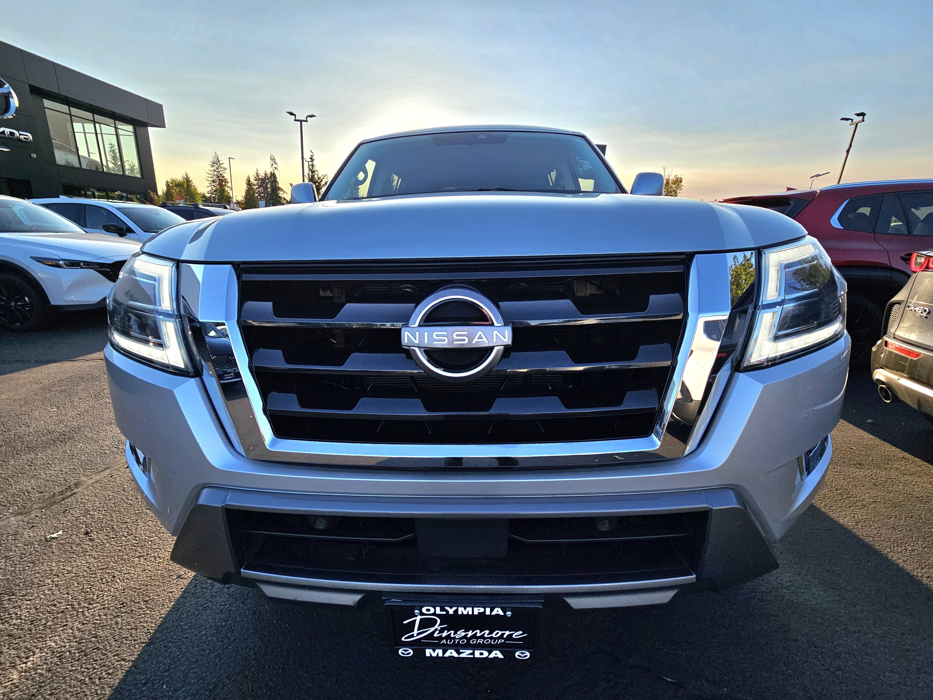 Used 2021 Nissan Armada SV image 3