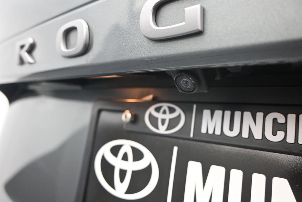 Used 2024 Nissan Rogue S FWD image 41
