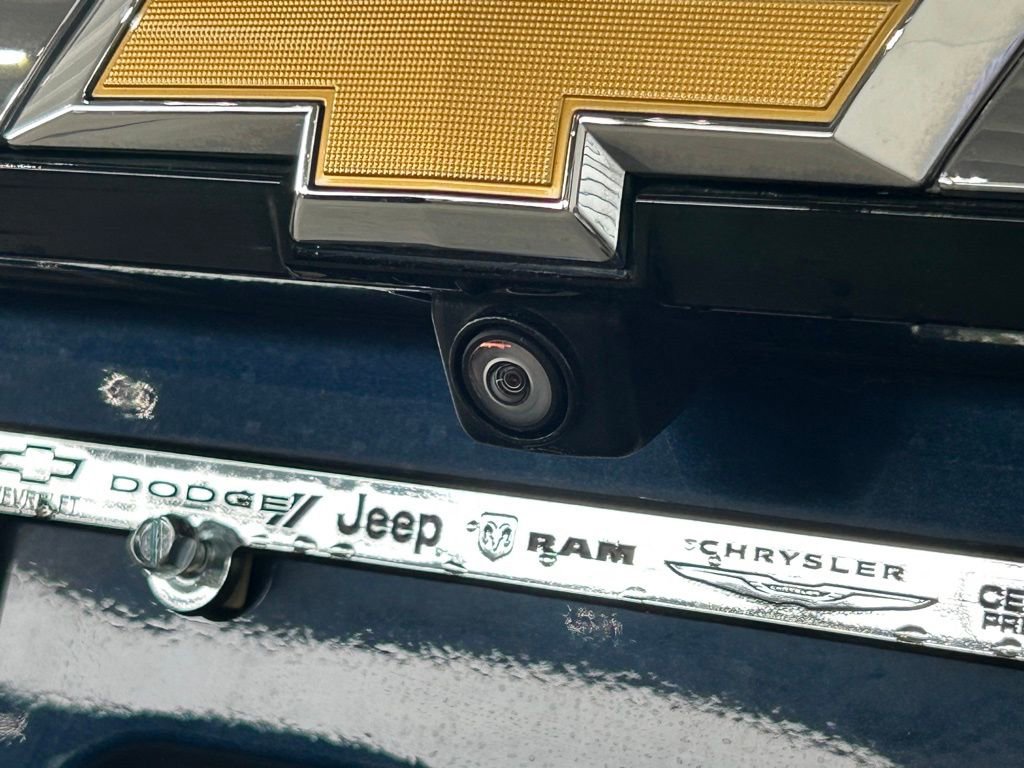 Used 2023 Chevrolet Traverse LT image 24