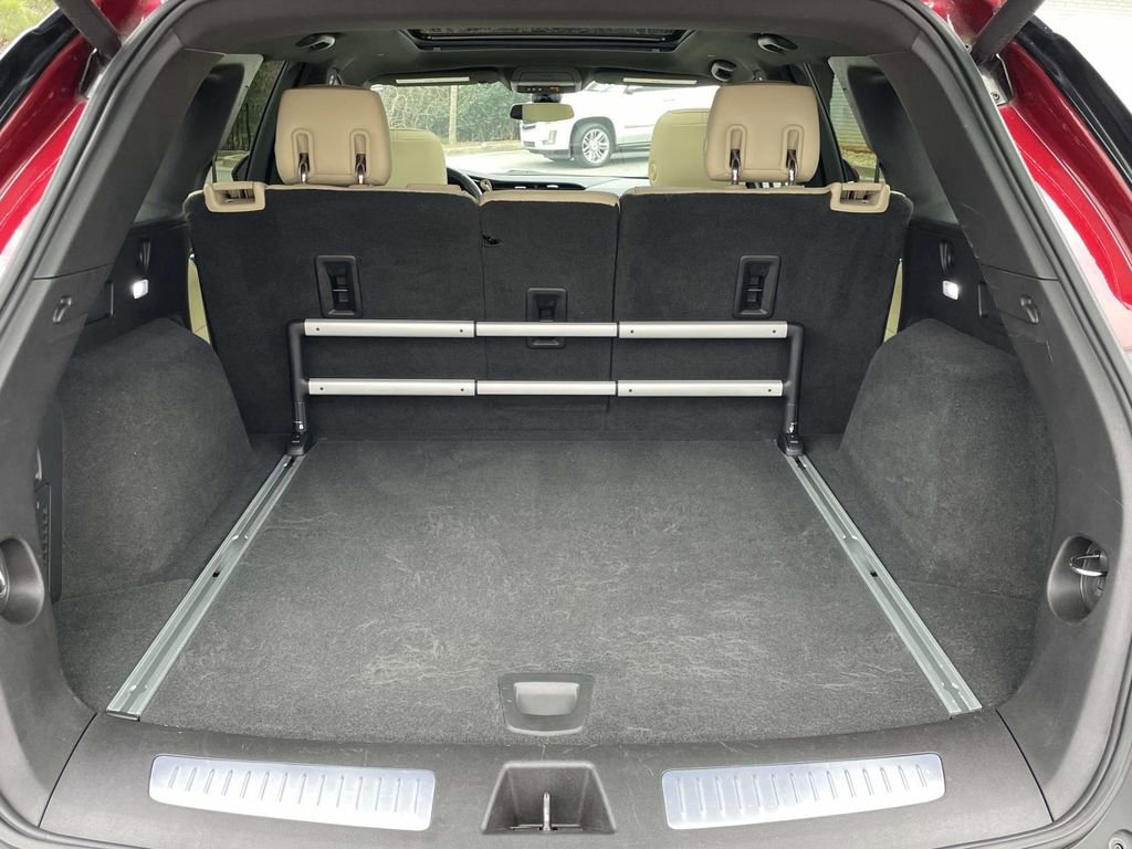 Used 2018 Cadillac XT5 Luxury w/ Driver Awareness Package image 10