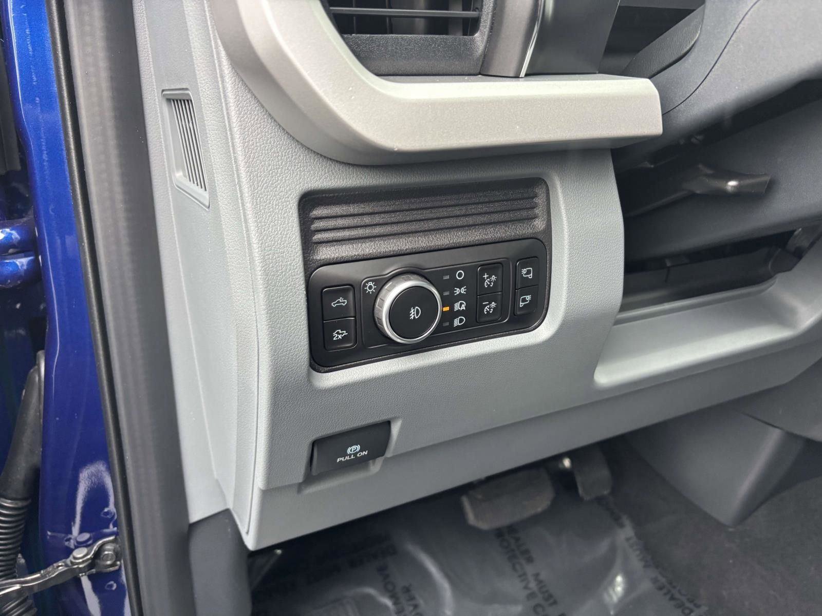 New 2026 Ford F250 XLT w/ XLT Premium Package AWD/4WD image 17