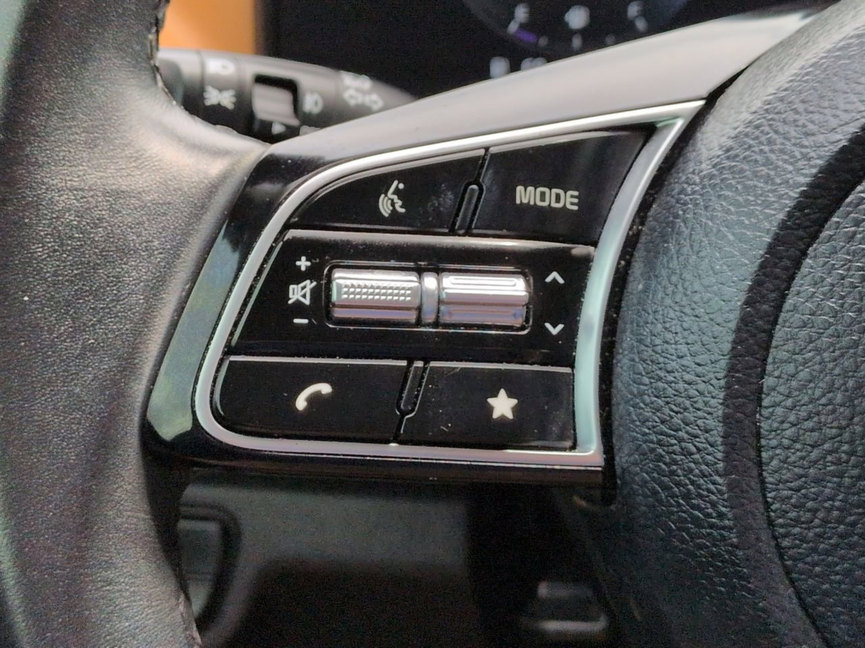 Certified 2024 Kia Seltos EX FWD image 30