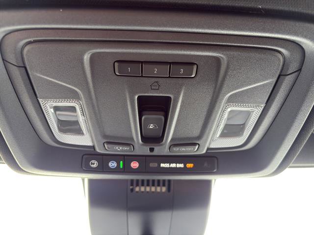 Used 2025 Chevrolet Silverado 3500 High Country w/ Technology Package image 12