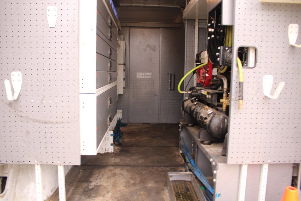 Used 2021 Freightliner Sprinter 2500 RWD image 13