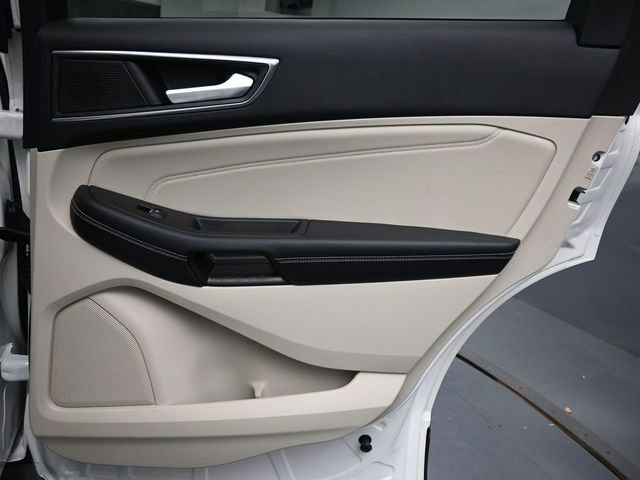 Used 2021 Ford Edge Titanium image 27