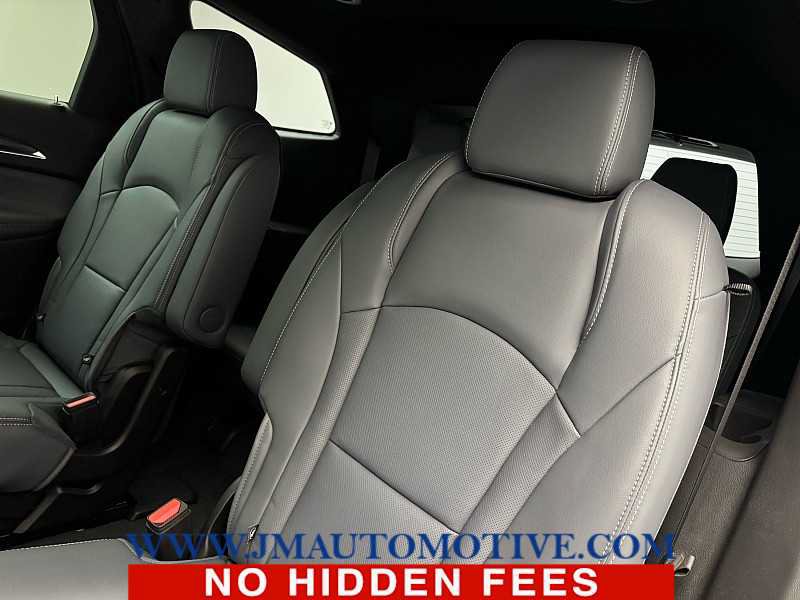 Used 2022 Buick Enclave Essence w/ Experience Buick Package AWD/4WD image 16