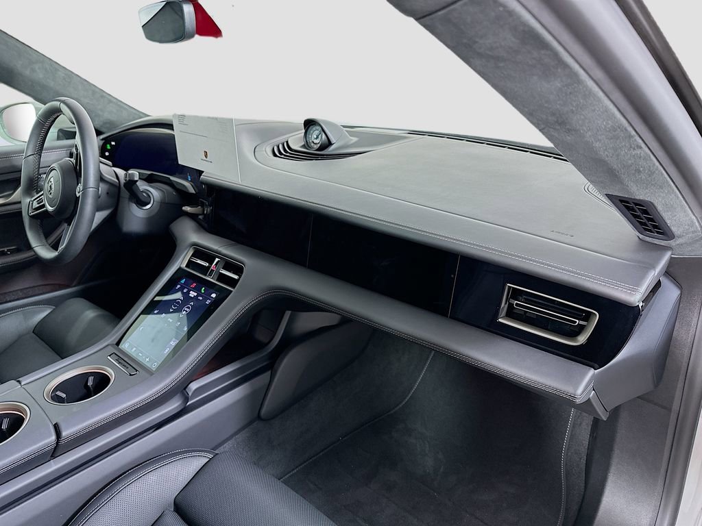 New 2025 Porsche Taycan Turbo image 31