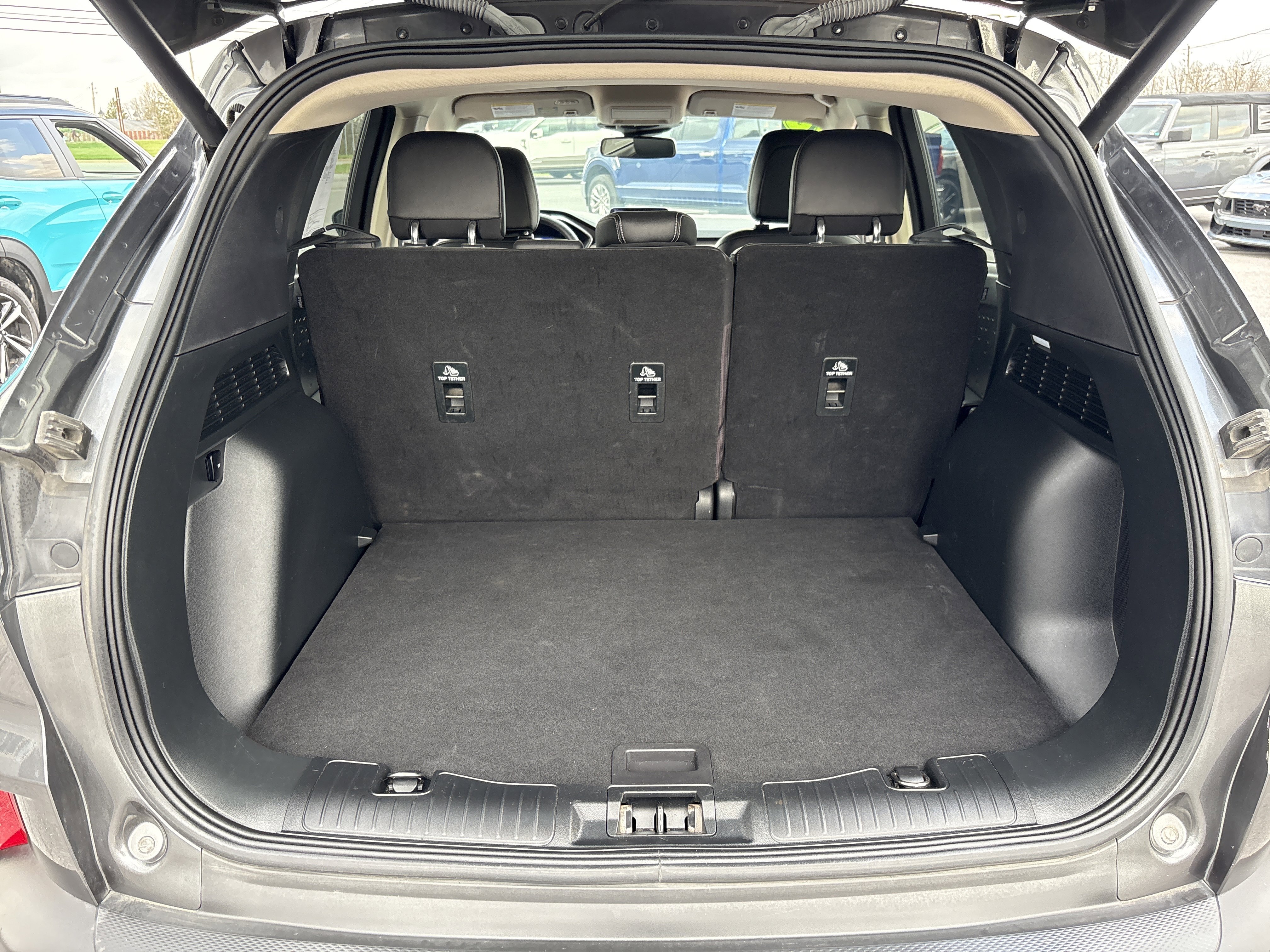 Used 2020 Ford Escape Titanium image 1