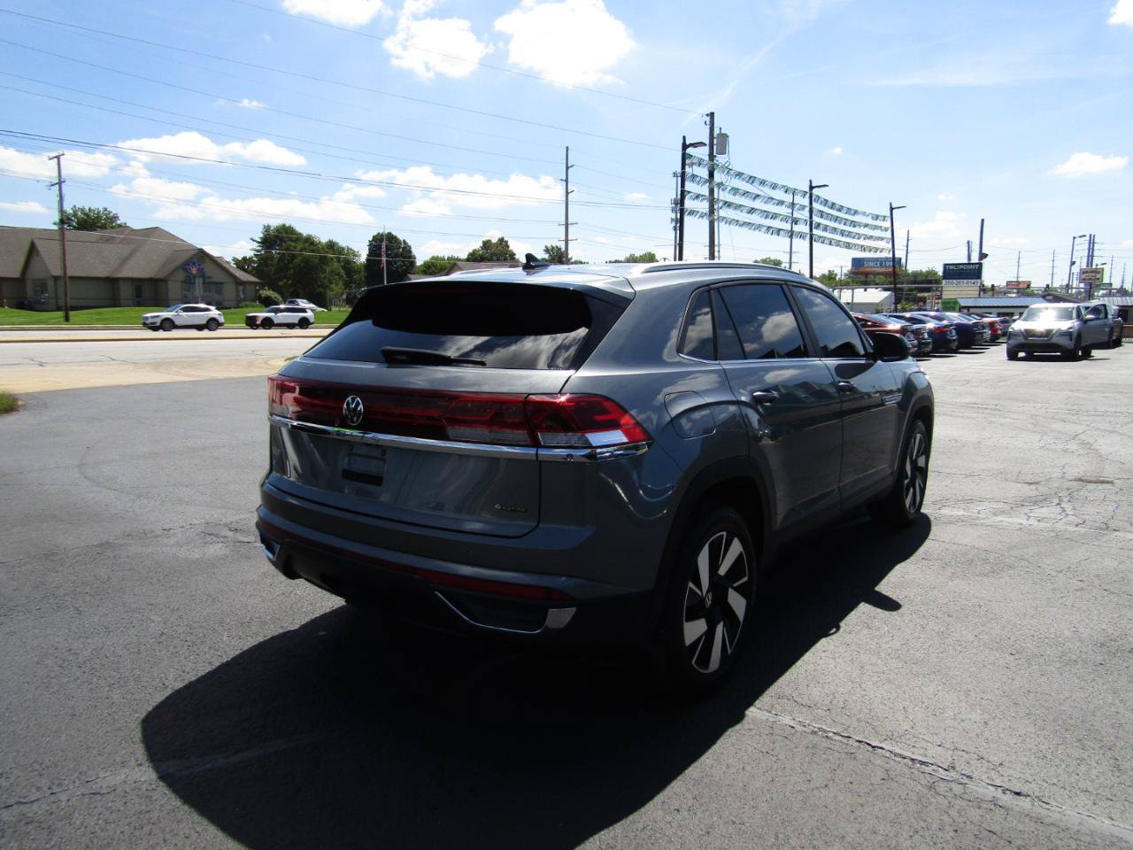 Used 2024 Volkswagen Atlas Cross Sport SE AWD/4WD image 9