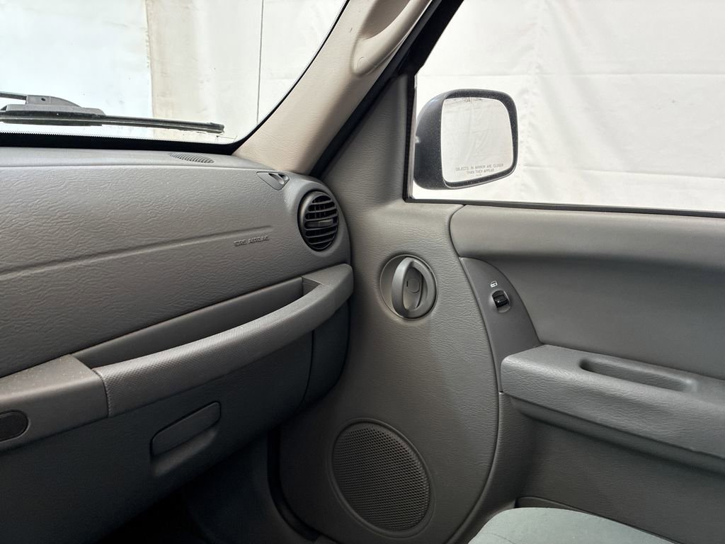 Used 2007 Jeep Liberty Sport AWD/4WD image 23