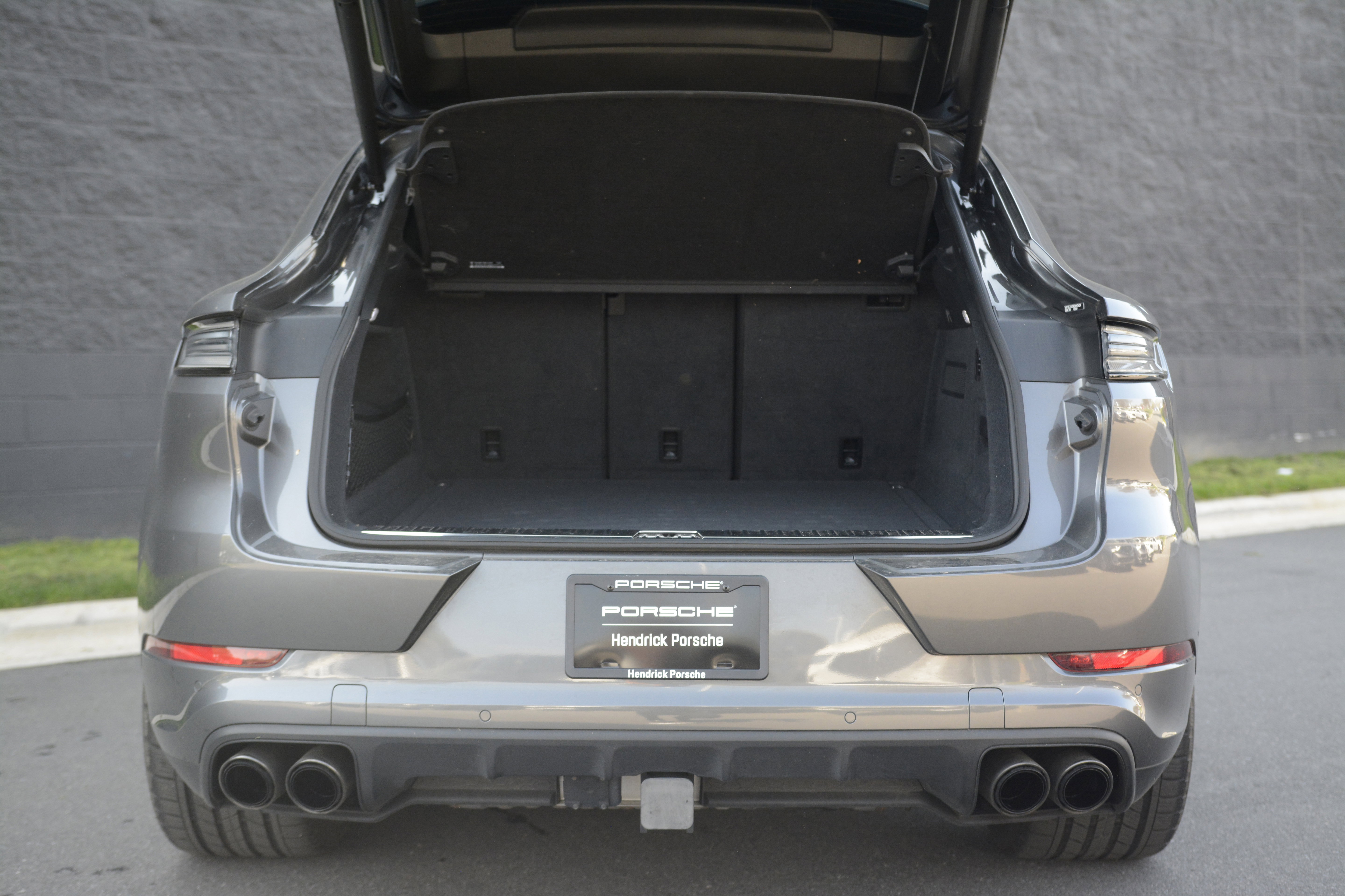 Certified 2024 Porsche Cayenne S AWD/4WD image 40