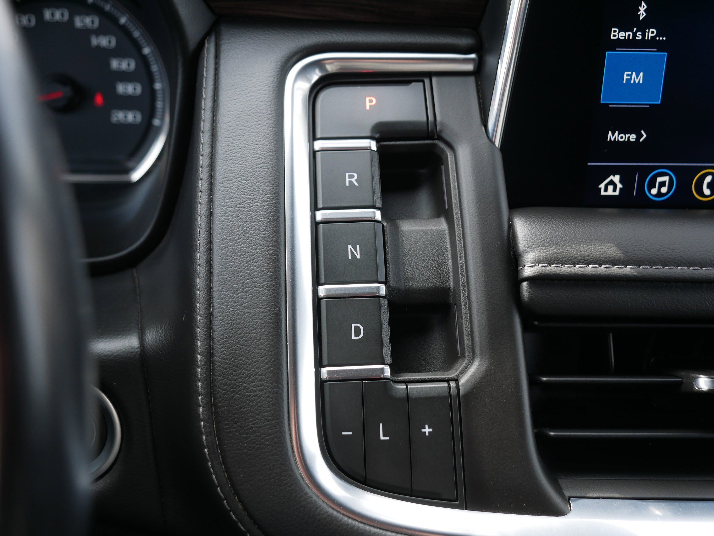 Used 2021 Chevrolet Suburban LT AWD/4WD image 24