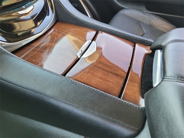 Used 2016 Cadillac Escalade ESV Luxury image 34