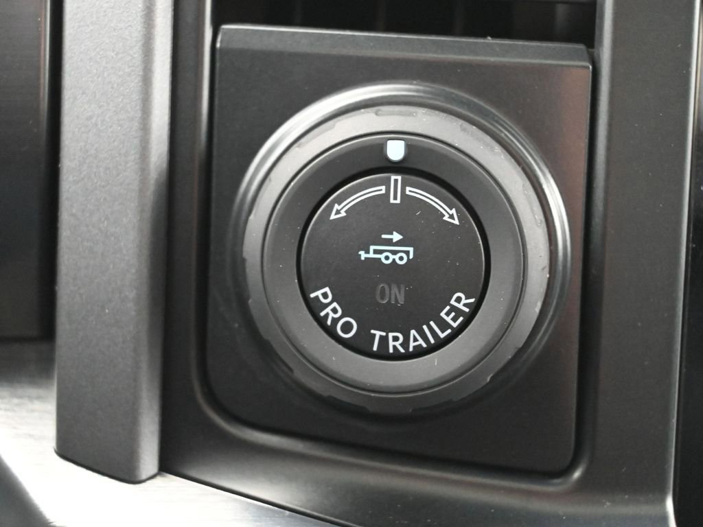 Used 2022 Ford F150 Lariat w/ Equipment Group 502A High image 40