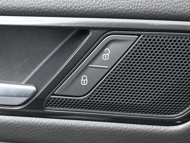 Used 2022 Volkswagen Tiguan SE R-Line image 14