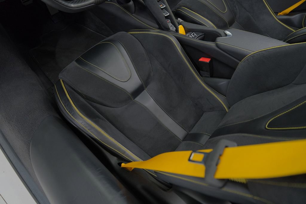 Used 2023 McLaren 720S Luxury image 32