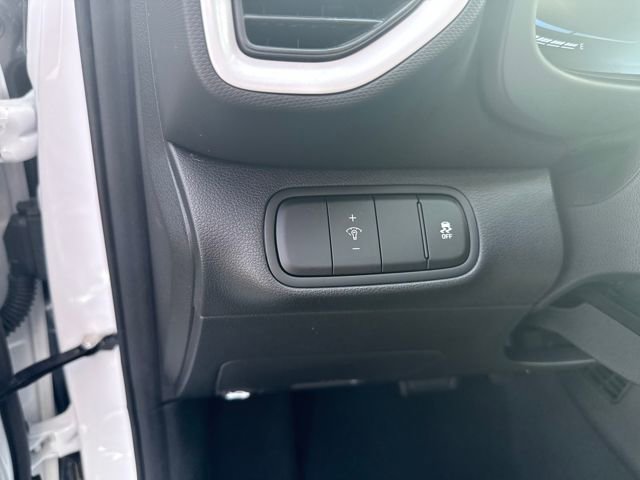 Used 2024 Hyundai Venue Limited image 14