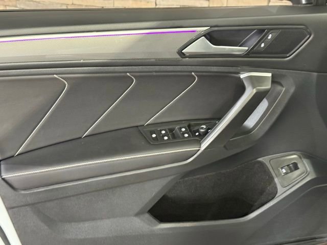 Used 2024 Volkswagen Tiguan SE R-Line image 11