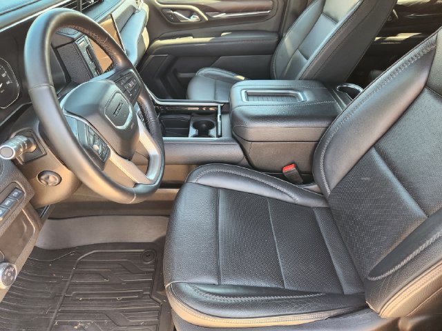 Used 2021 GMC Yukon XL Denali w/ Denali Premium Package AWD/4WD image 13