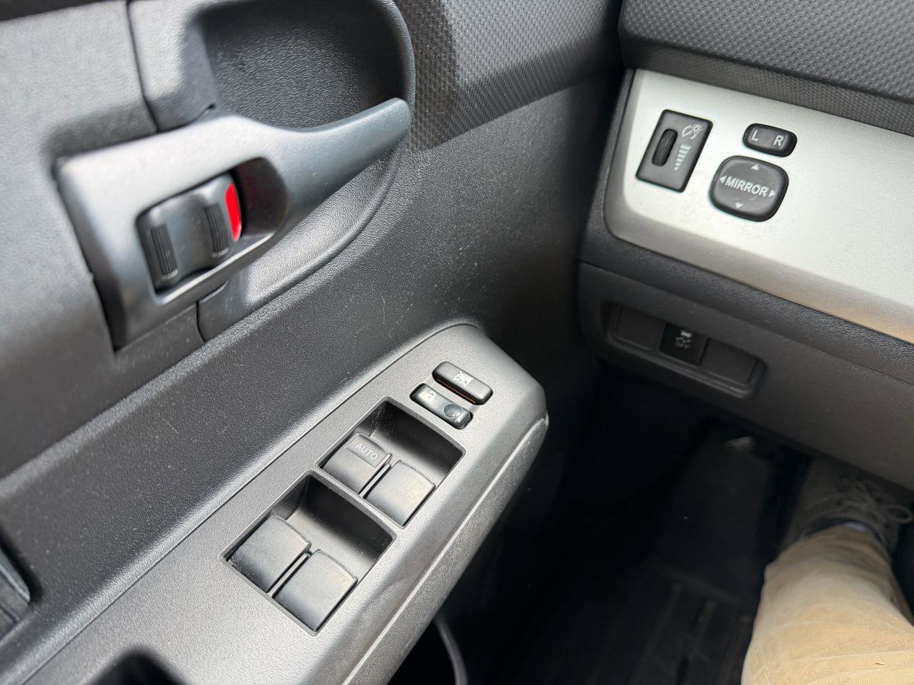 Used 2012 Scion xB FWD image 28