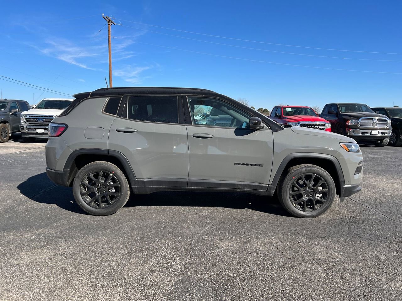 New 2024 Jeep Compass Latitude w/ Sun and Sound Group image 4