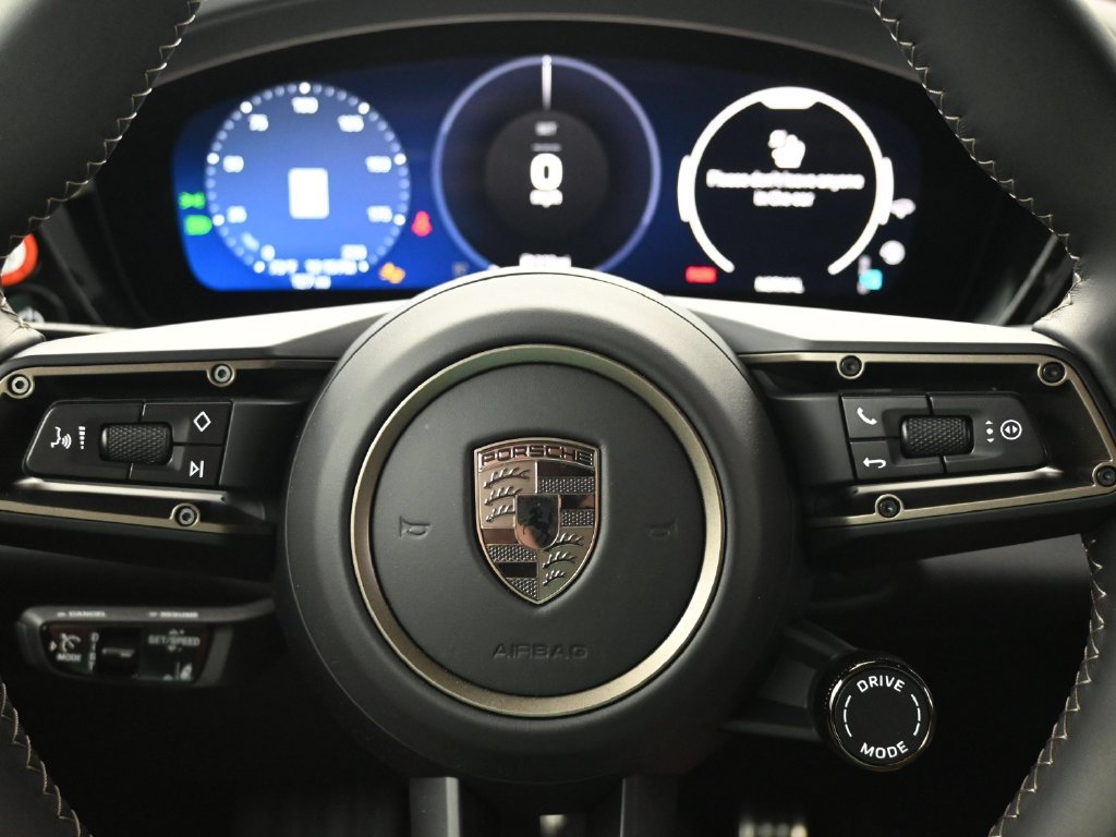 Certified 2025 Porsche Macan Turbo Electric AWD/4WD image 21