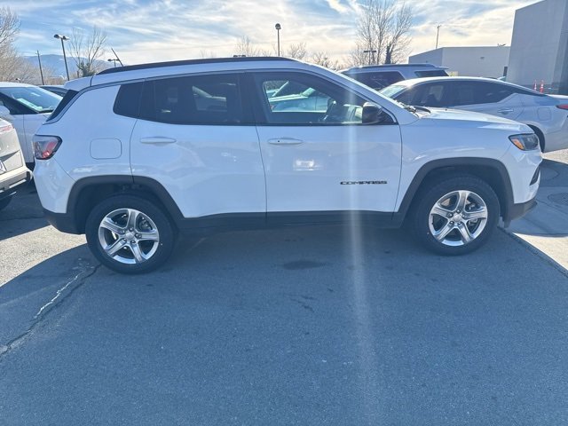 Used 2024 Jeep Compass Latitude image 5